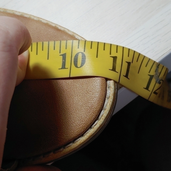 WHITE MOUNTAIN Tan gladiator block heel sandals - Picture 8 of 8